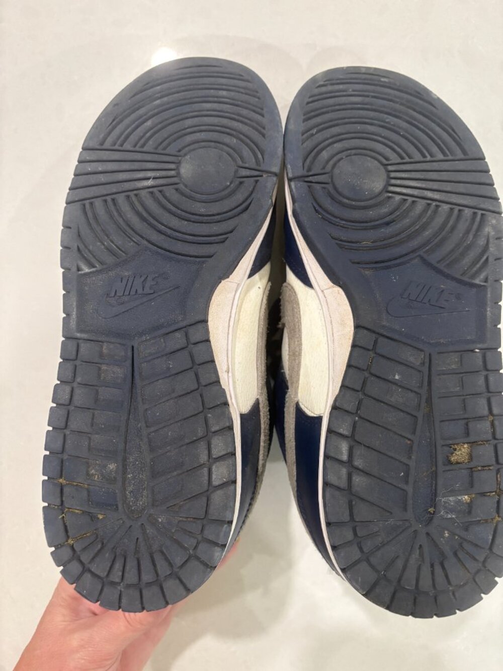 Nike Air Force – Navy & White – Men's Size 9 - Picture 4 of 8